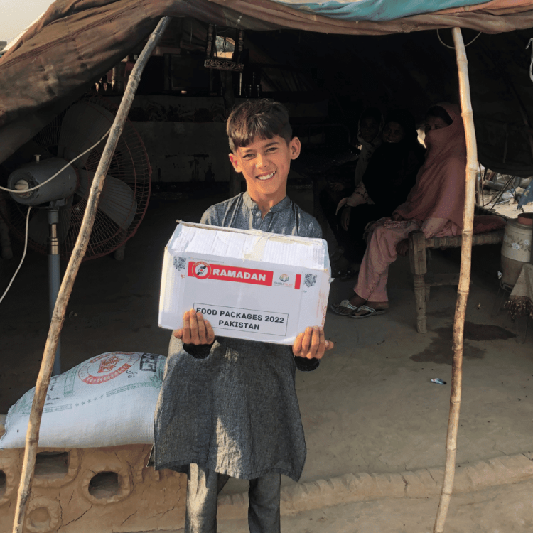 Ramadan food distribution in Pakistan
